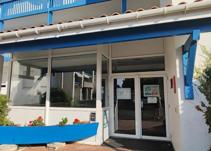 2 Pieces Proche De La De Socoa *